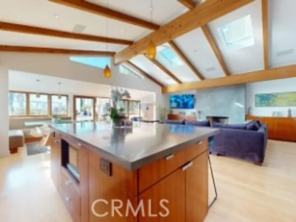 3205 Bayview Dr, Manhattan Beach, CA 90266