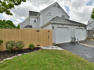 7 Lowell Ct, Freehold, NJ
