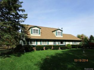 7210 Crofoot Rd, Fowlerville, MI 48836