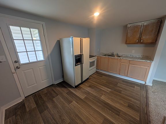 5th image of 215 N Logan St #C