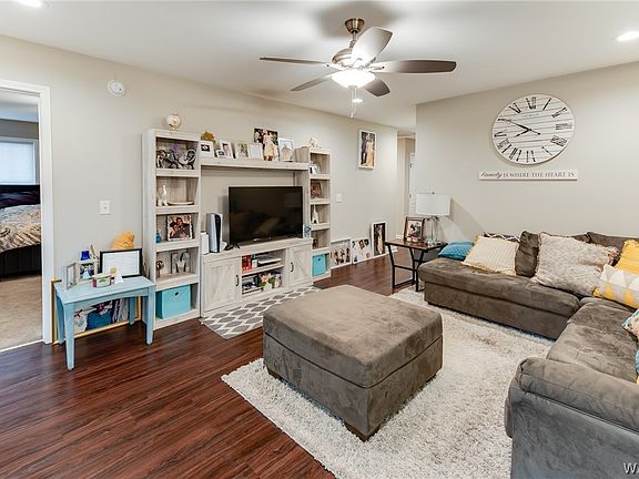 4th image of 3460 Tamera Ave