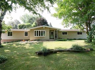 8159 Beaver Lake Rd, Oconto Falls, WI 54154