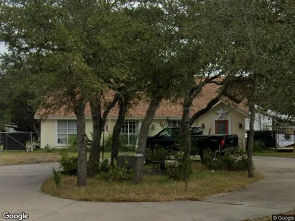 312 Griffith Dr, Rockport, TX 78382