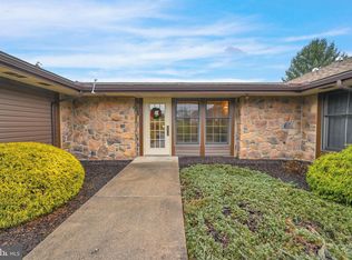 1874 Azalea Dr #C3, York, PA 17408