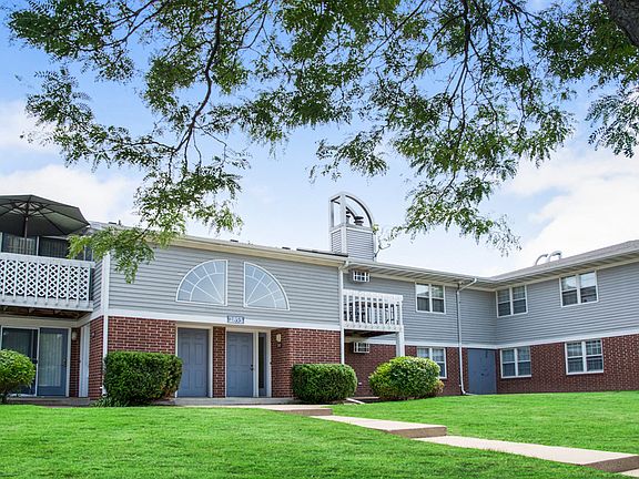 Foxcroft Apartments Exterior