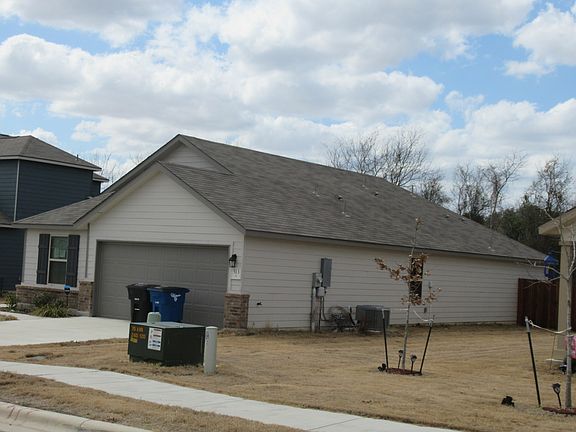2nd image of 513 Sand Trail St
