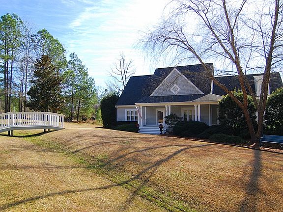 2nd image of 28 Oak Hill Rd