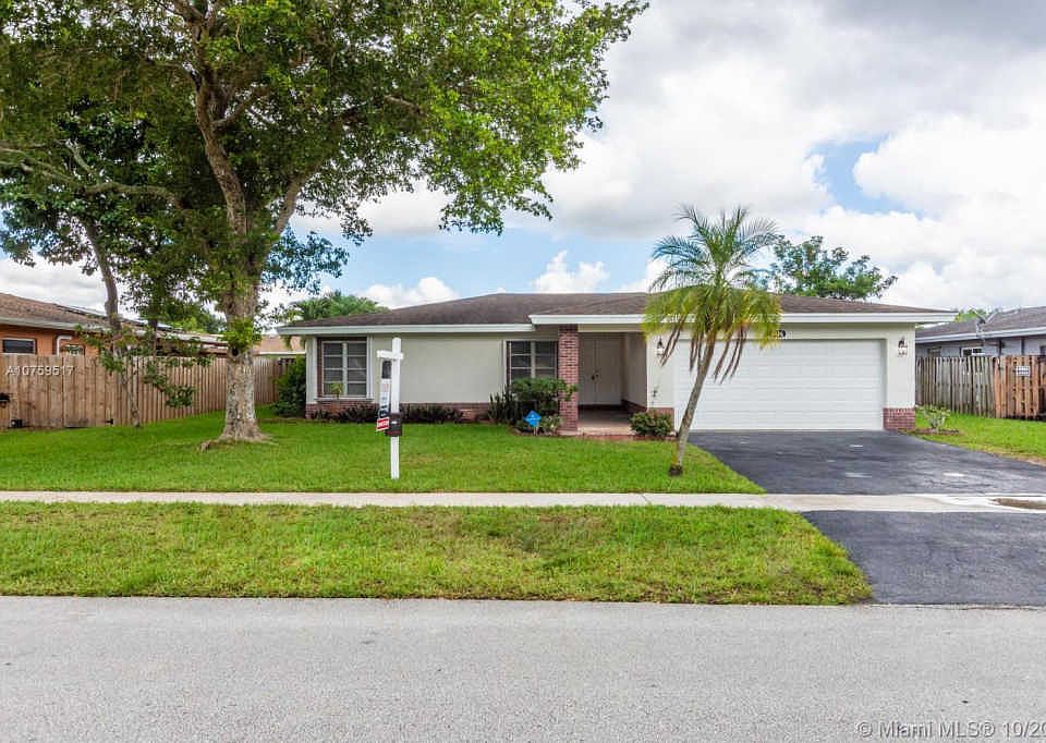 1st image of 8012 NW 75th Ave