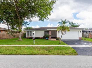 8012 NW 75th Ave, Tamarac, FL 33321