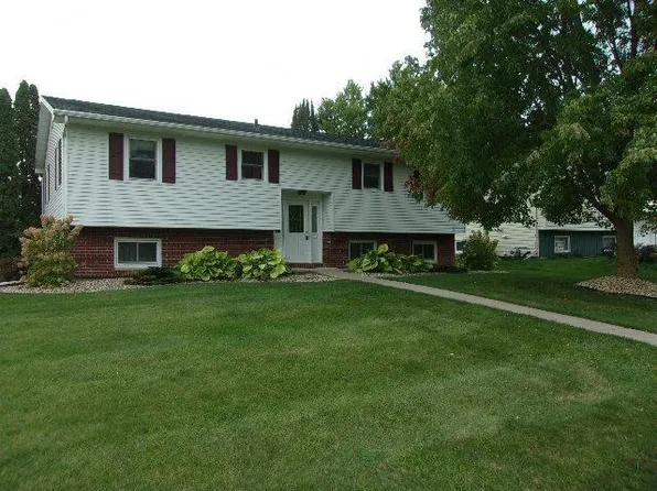 15 Maple Drive, Platteville, WI 53818