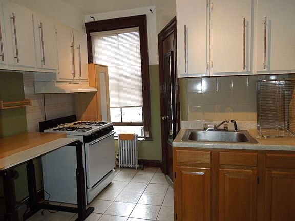 2nd image of 439 Lincoln Pl #10B