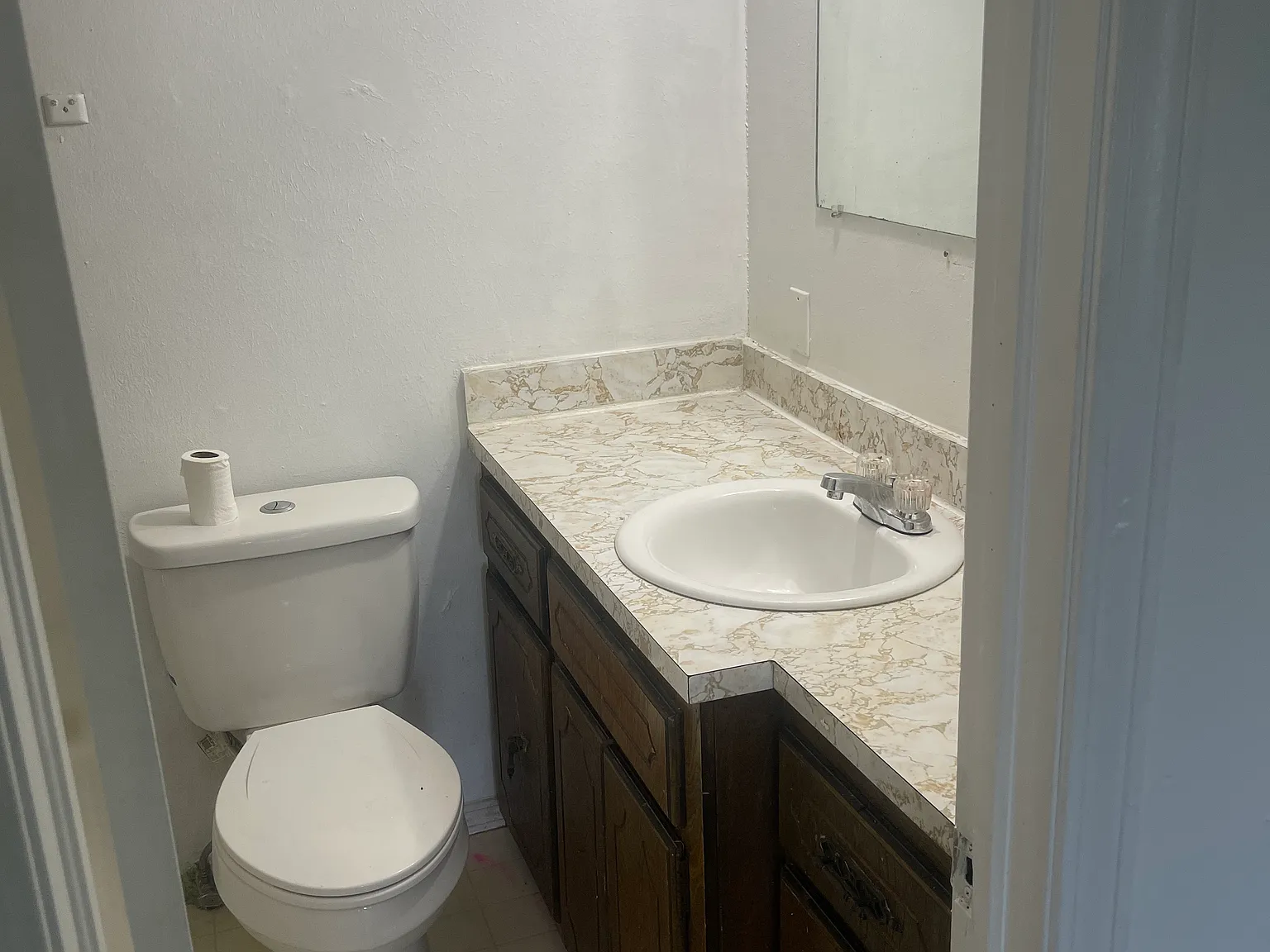1124 SW 45th St — Photo 2