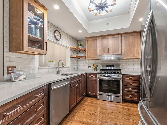 4th image of 310 S Main St APT 209