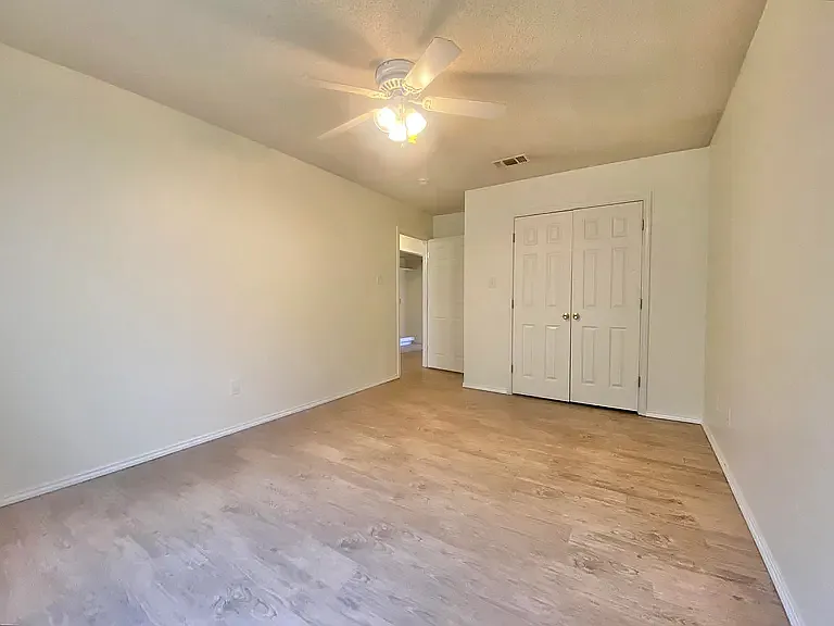 2 bed, 1180 sqft, $1,100 — Photo 3