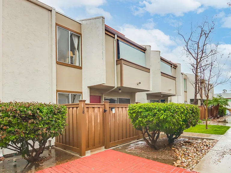 3549 Castle Glen Dr #118 — Photo 3