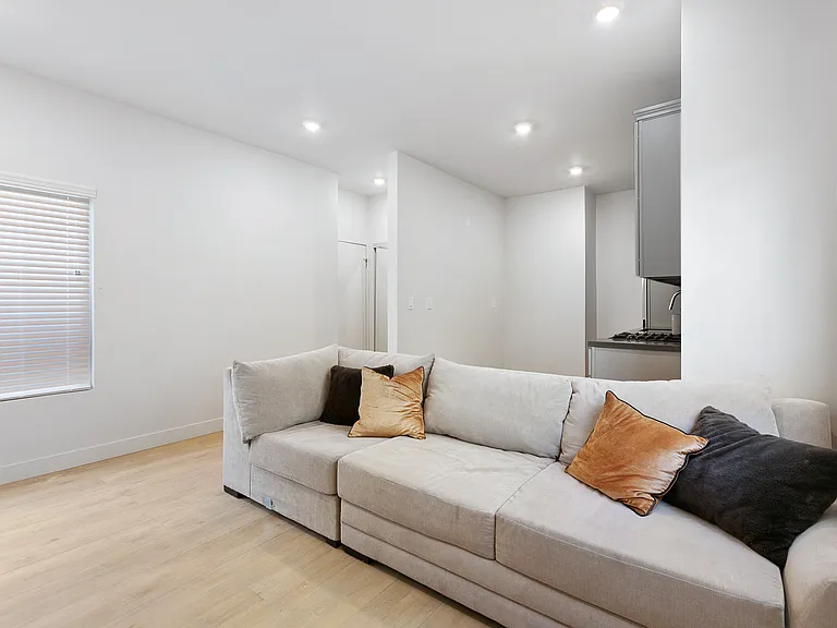 5135 Marathon St #3A — Photo 7