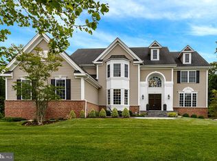 37 Foxcroft Way, Mount Laurel, NJ 08054