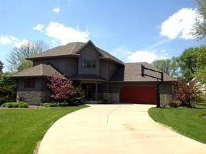 1st image of 528 Carriage Hill Dr