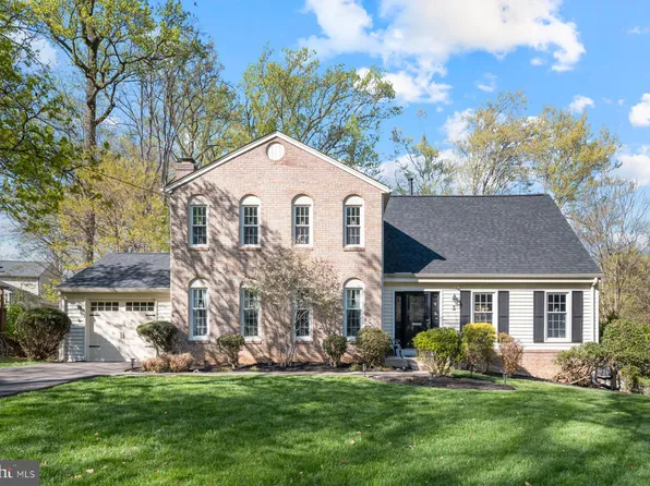 3 Castaway Ct, Rockville, MD 20853