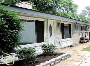 2139 S Commerce Rd, Wolverine Lake, MI 48390