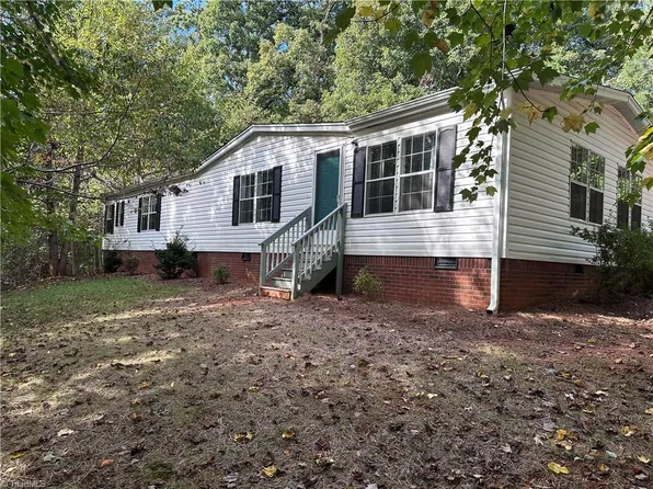 6610 Edgeworth Trl, Pfafftown, NC 27040