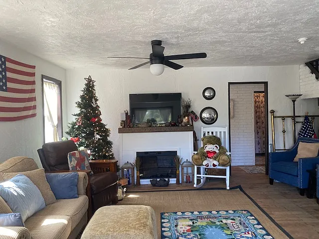 N Shore Dr — Photo 15