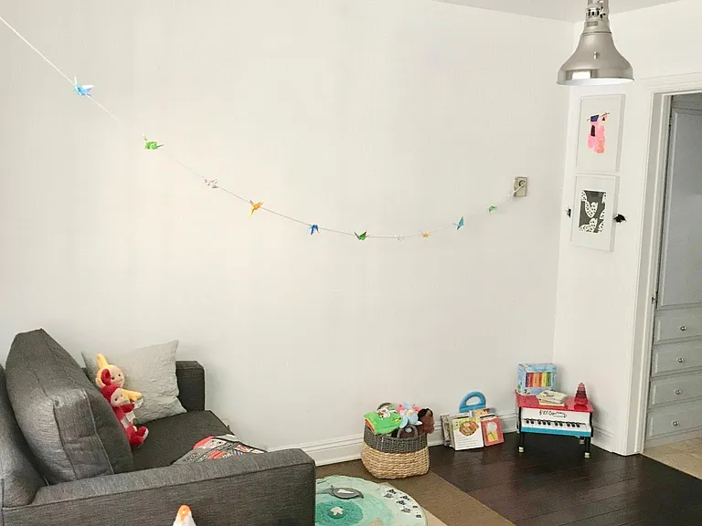 2nd bedroom; alternate view