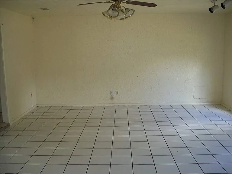 10719 Carvel Ln — Photo 10