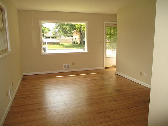 3rd image of 10128 W Cleveland Ave