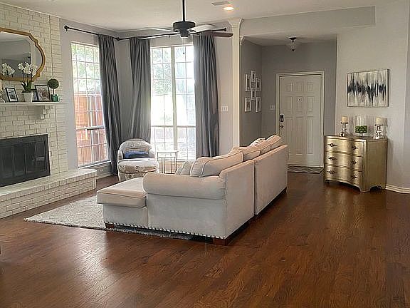 2nd image of 4800 Courtside Dr