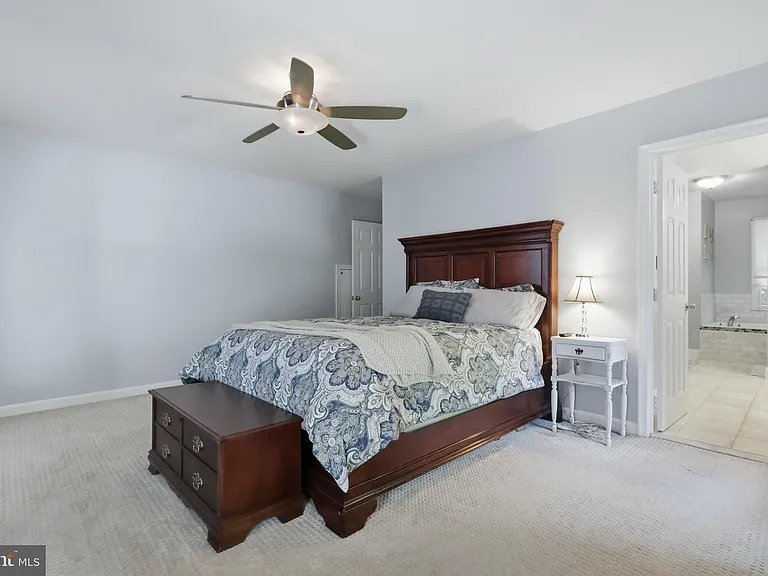 900 Hickory Cir — Photo 18