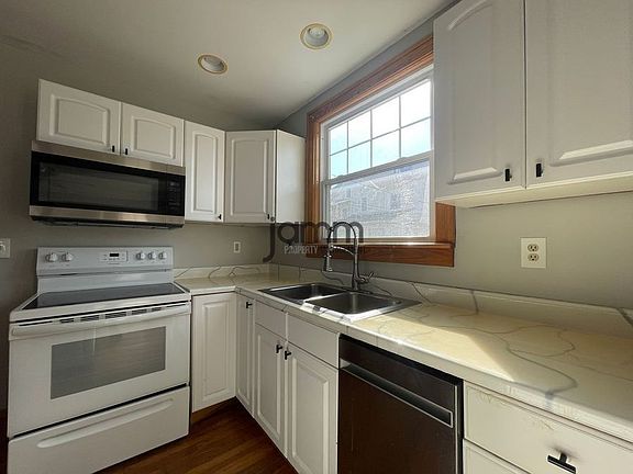 5th image of 1143 Cranford Ave