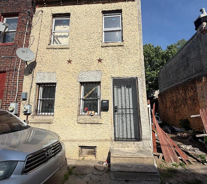 1st image of 2745 N Hope St