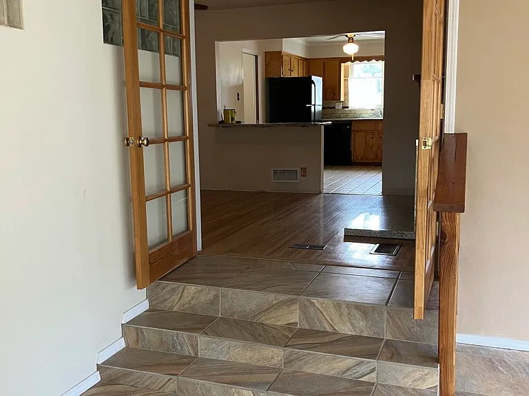 723 Adams St NE — Photo 18