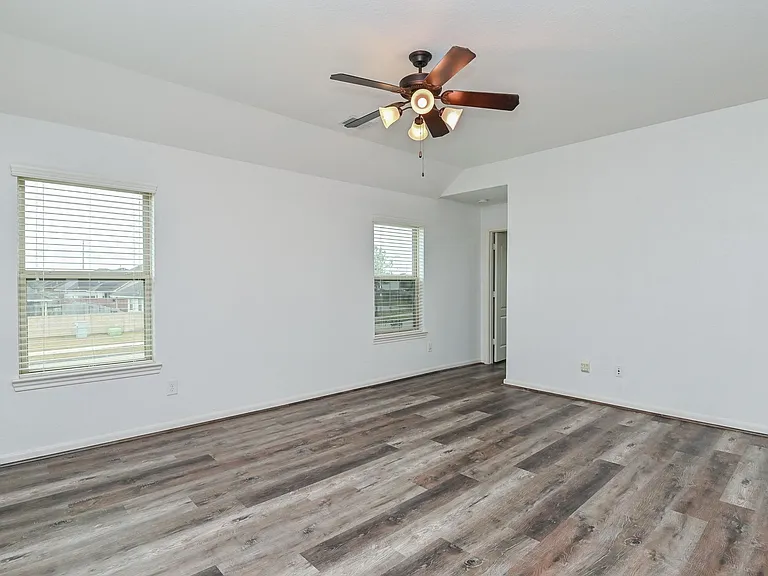 6026 Baileys Run Ln — Photo 25