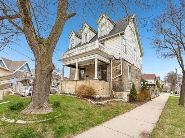 1900 North Cambridge AVENUE, Milwaukee, WI 53202