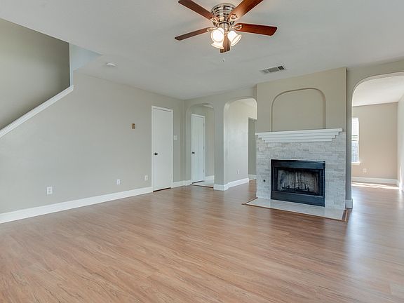 3rd image of 652 Aqua Dr