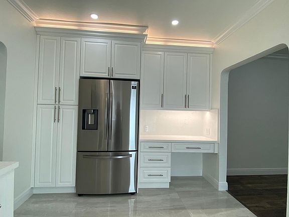 5th image of 1944 Dewey St #1
