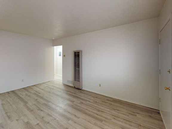 2nd image of 1005 Carlisle Blvd SE