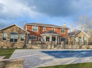 23 Broadway, Southampton, NY 11968