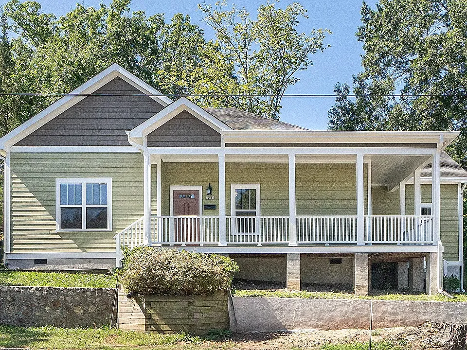 1510 E Main St