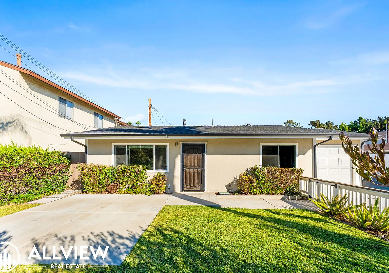 2550 Santa Ana Ave — Photo 1