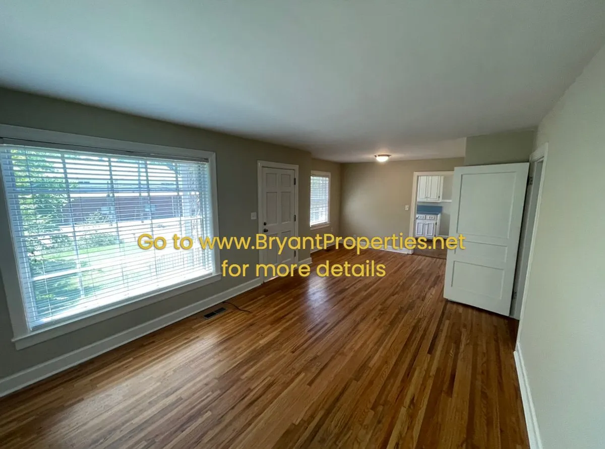 Building Photo - 1511 McGavock Pike