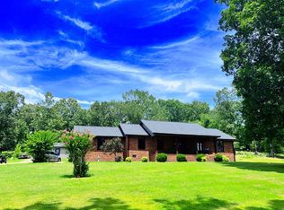 393 Skyline Ln, Huntingdon, TN 38344