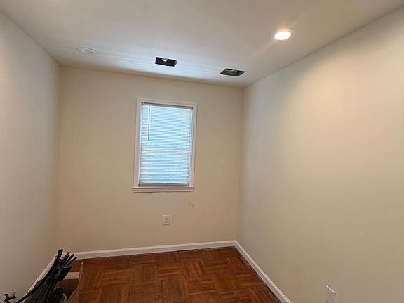 5th image of 71 Warren Ave
