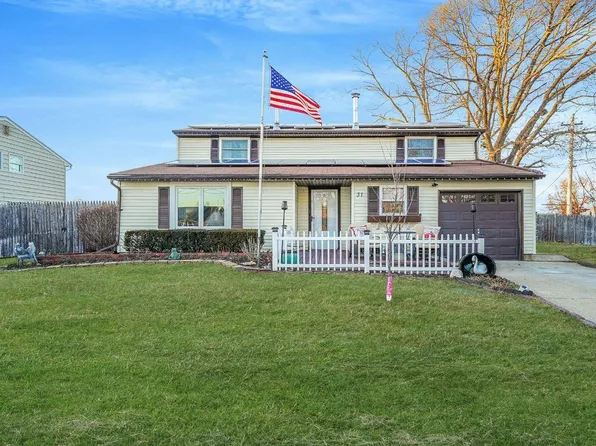31 Monterey Lane, Centereach, NY 11720