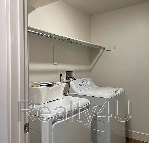 2244 N Canyon Rd — Photo 17