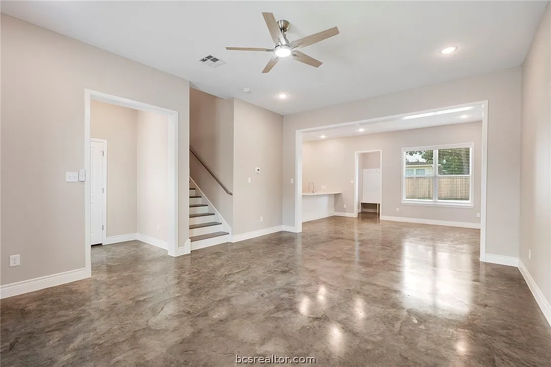 3 bed, 3.5 bath, 1854 sqft, $2,400 — Photo 3