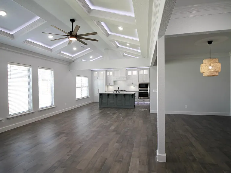 502 SW Ramsey Ln — Photo 6