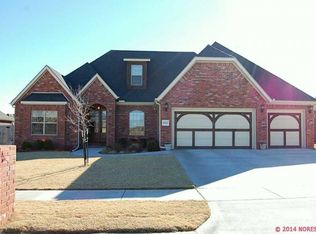 5715 Ashbrook Dr, Bartlesville, OK 74006